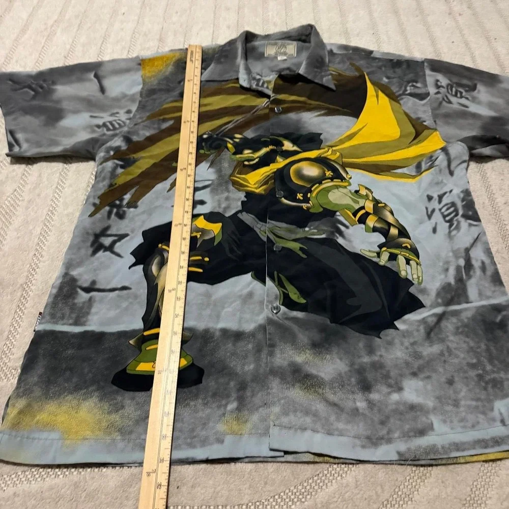 VTG Y2K armored warrior graphic shirt size xl Streetwear skater anime manga